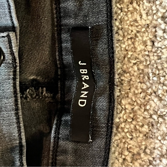 J Brand Kassidy grey cascade jean, size 28 - Picture 5 of 5